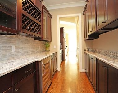 1611 Wakefield Drive - Photo Thumbnail 8