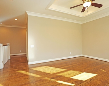 1611 Wakefield Drive - Photo Thumbnail 14