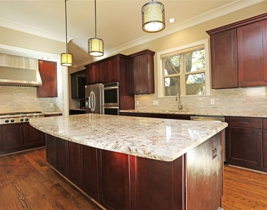 1611 Wakefield Drive - Photo Thumbnail 5