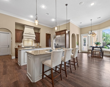 7414 Dayhill Drive - Photo Thumbnail 4