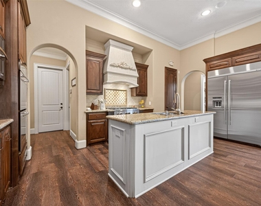 7414 Dayhill Drive - Photo Thumbnail 18