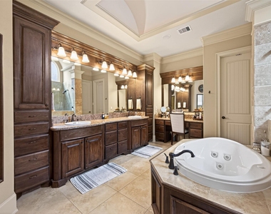 7414 Dayhill Drive - Photo Thumbnail 32