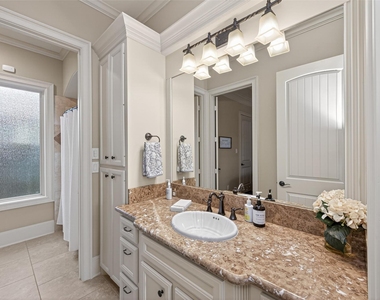 7414 Dayhill Drive - Photo Thumbnail 30