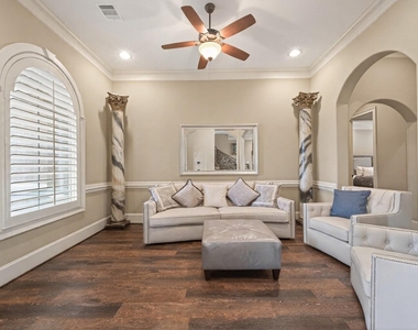 7414 Dayhill Drive - Photo Thumbnail 12