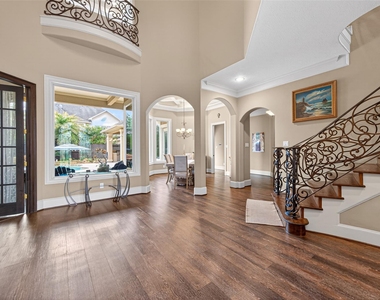 7414 Dayhill Drive - Photo Thumbnail 14