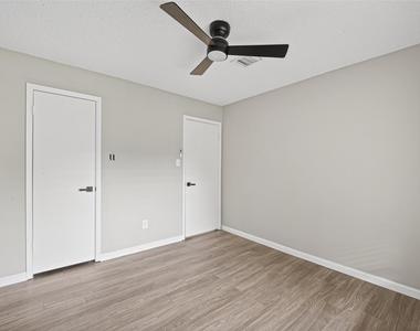 2340 Woodland Park Drive - Photo Thumbnail 27