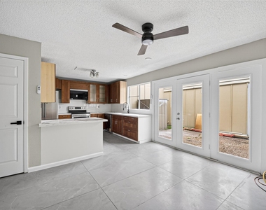 2340 Woodland Park Drive - Photo Thumbnail 13
