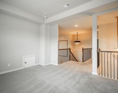 21449 Kings Guild Lane - Photo Thumbnail 16