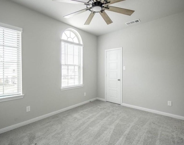21449 Kings Guild Lane - Photo Thumbnail 5