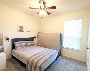 1438 Wheatley Hill Lane - Photo Thumbnail 16