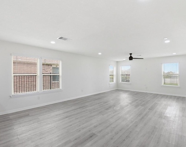 10433 Russell Pines Drive - Photo Thumbnail 11