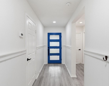 10433 Russell Pines Drive - Photo Thumbnail 4