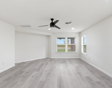 10433 Russell Pines Drive - Photo Thumbnail 17