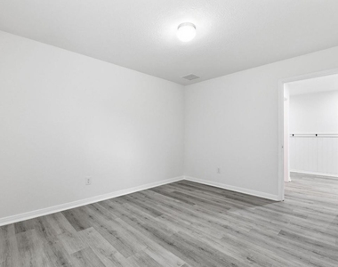 10433 Russell Pines Drive - Photo Thumbnail 14