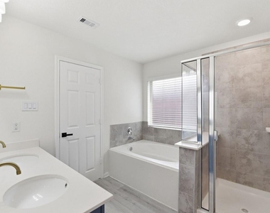 10433 Russell Pines Drive - Photo Thumbnail 19
