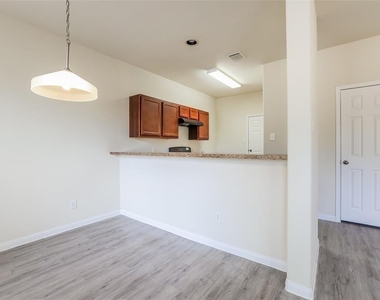 5814 Northern Oak Street - Photo Thumbnail 2