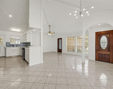 9208 Carousel Lane - Photo Thumbnail 22