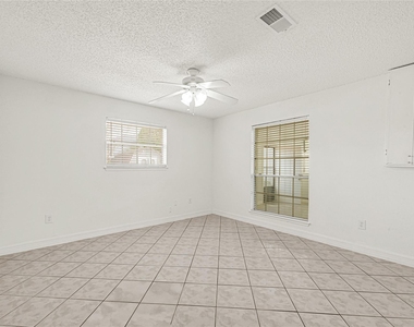 9208 Carousel Lane - Photo Thumbnail 13