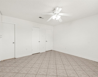 9208 Carousel Lane - Photo Thumbnail 12