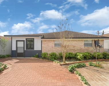 9208 Carousel Lane - Photo Thumbnail 6