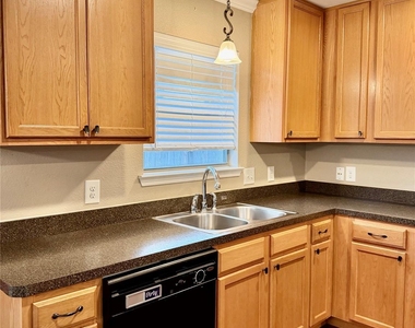 16010 Limestone Lake Drive - Photo Thumbnail 10
