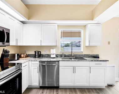 2122 Sw 25th Street - Photo Thumbnail 8