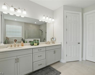 28165 Captiva Shell Loop - Photo Thumbnail 20