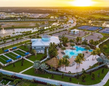28165 Captiva Shell Loop - Photo Thumbnail 2