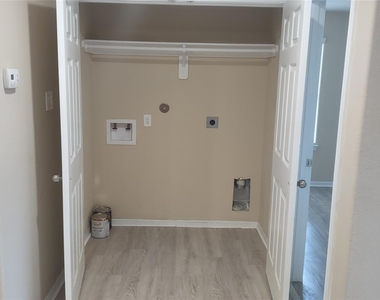 16800 Crestmont - Photo Thumbnail 10