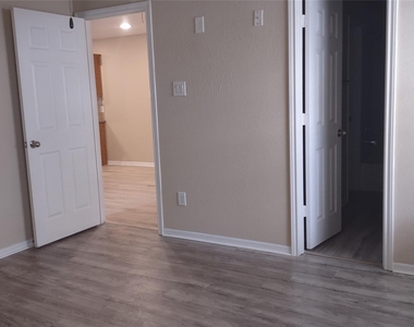 16800 Crestmont - Photo Thumbnail 11