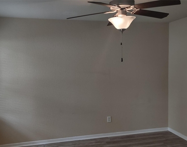 16800 Crestmont - Photo Thumbnail 13