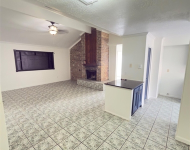 8719 Beau Monde Drive - Photo Thumbnail 4