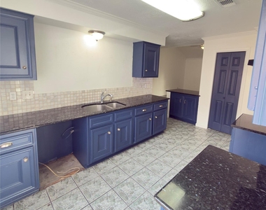 8719 Beau Monde Drive - Photo Thumbnail 3
