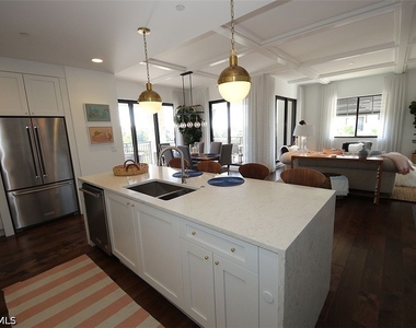 1035 3rd Avenue S - Photo Thumbnail 8