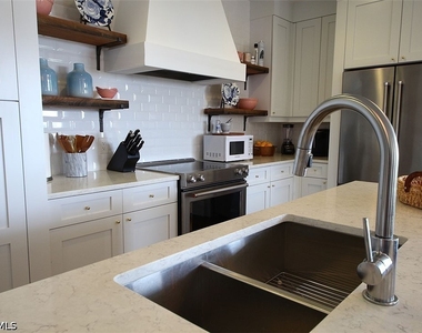 1035 3rd Avenue S - Photo Thumbnail 3