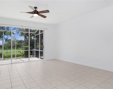 880 Hampton Circle - Photo Thumbnail 11