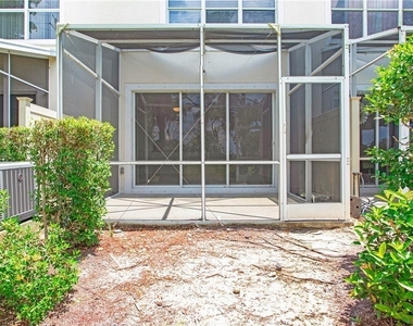 880 Hampton Circle - Photo Thumbnail 30