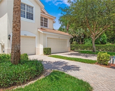 880 Hampton Circle - Photo Thumbnail 32