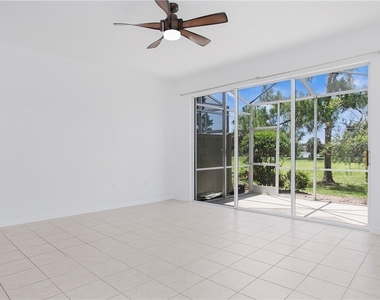 880 Hampton Circle - Photo Thumbnail 8