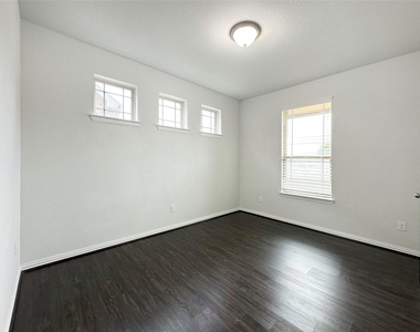 23610 Carducci Drive - Photo Thumbnail 5