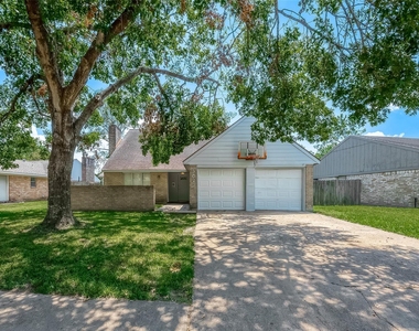5023 Whispering Falls Drive - Photo Thumbnail 3
