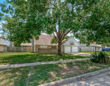 5023 Whispering Falls Drive - Photo Thumbnail 2