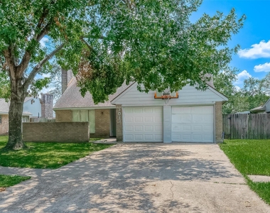 5023 Whispering Falls Drive - Photo Thumbnail 4