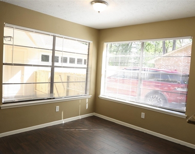 2215 Silver Falls Drive - Photo Thumbnail 14