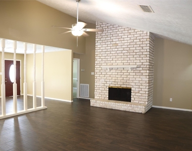 2215 Silver Falls Drive - Photo Thumbnail 15