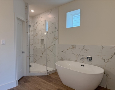 879 Rachel Street - Photo Thumbnail 14