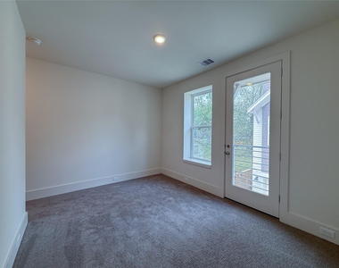 879 Rachel Street - Photo Thumbnail 17