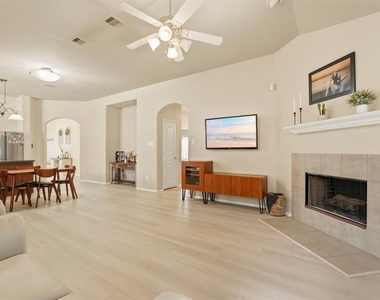 8022 Atwood Hills Lane - Photo Thumbnail 14
