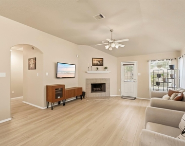 8022 Atwood Hills Lane - Photo Thumbnail 13