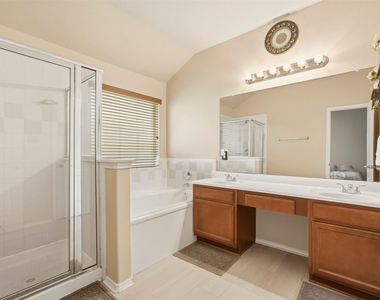 8022 Atwood Hills Lane - Photo Thumbnail 22